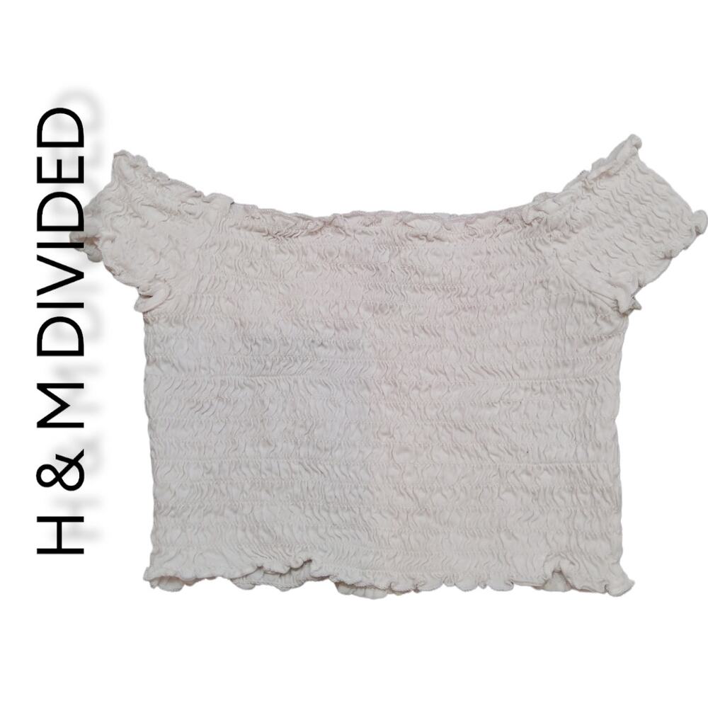 H & M DIVIDED STRETCH CROP TOP. WHITE SIZE XS